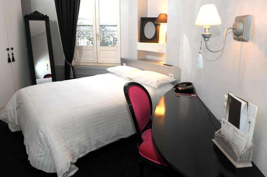 Hotel De France Angers Oda fotoğraf